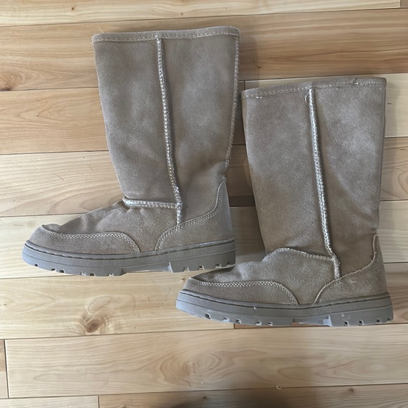 Melrose Ave suede booties 7.5M - Picture 2 of 6